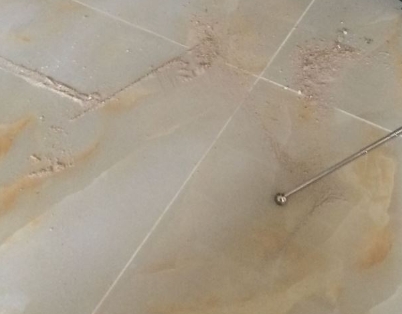信阳市瓷砖空鼓维修公司分享粘合剂选择不当在瓷砖铺贴过程中可能导致以下问题